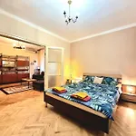 Апартаменты Super Center-huge 2 Bedrooms Бургас
