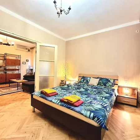 Super Center-huge 2 Bedrooms Daire Burgaz