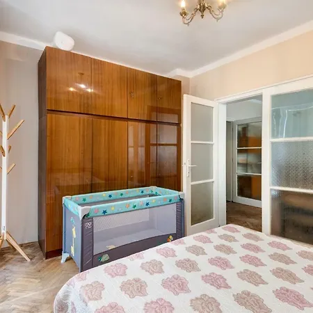 Super Center-huge 2 Bedrooms Burgas