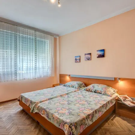 Super Center-huge 2 Bedrooms Apartment Burgas