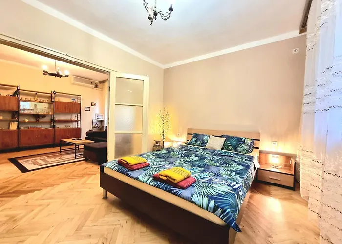 Super Center-huge 2 Bedrooms Apartman Burgasz