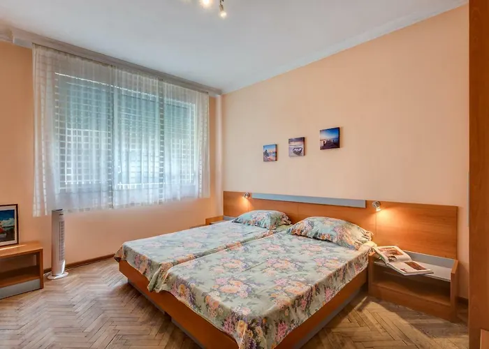 Super Center-huge 2 Bedrooms Apartman Burgasz